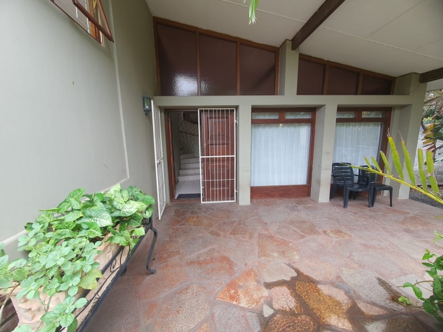 To Let 4 Bedroom Property for Rent in Beacon Bay Eastern Cape